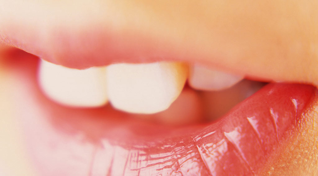 出っ歯の症状と改善方法